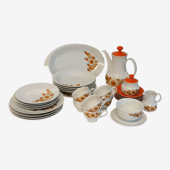 Mitterteich porcelain table and tea set, Germany, 1970.