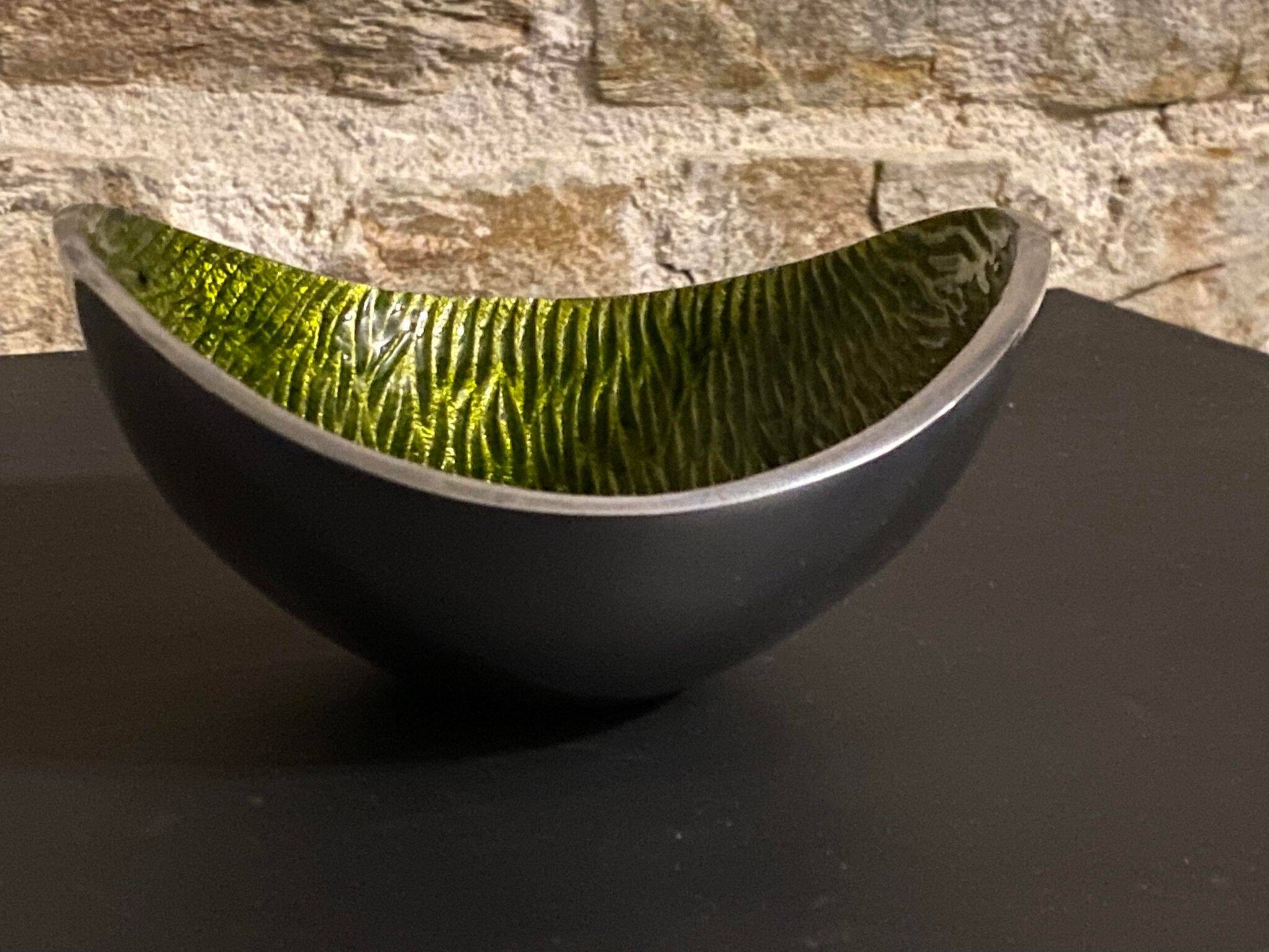 Metal pocket tray, green enameled interior