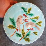 Assiette en barbotine à décor d'oiseaux
