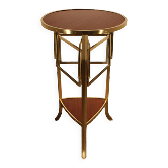 Pedestal table serving Tripode