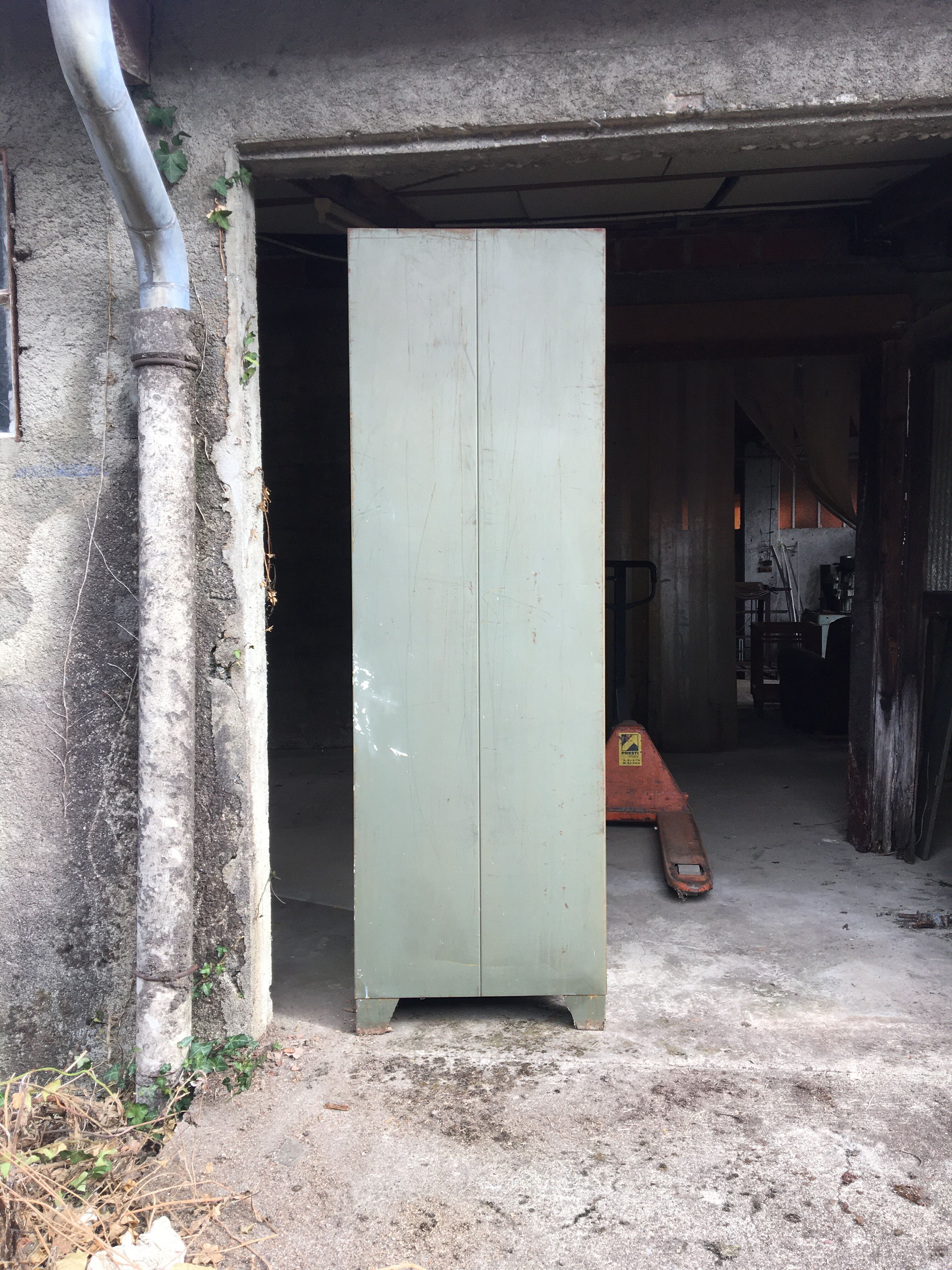 Industrial locker room