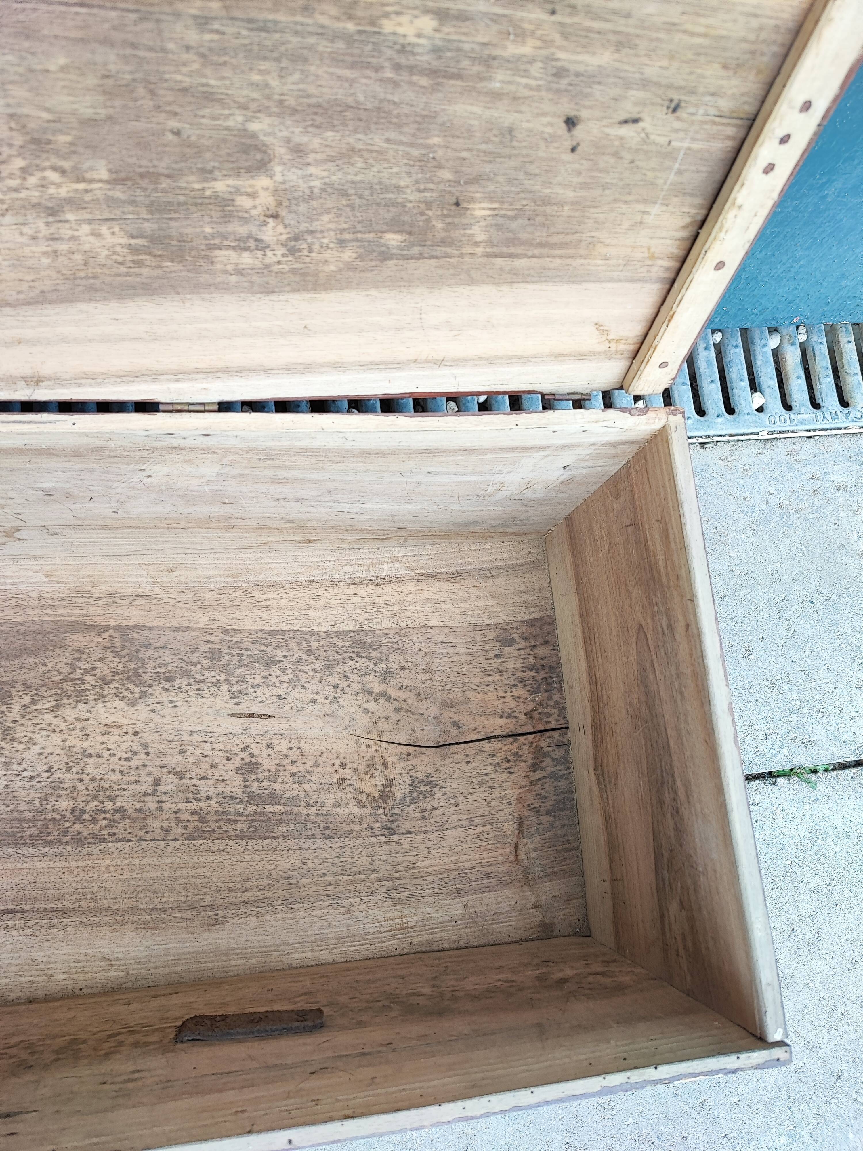 Wooden travel trunk chest