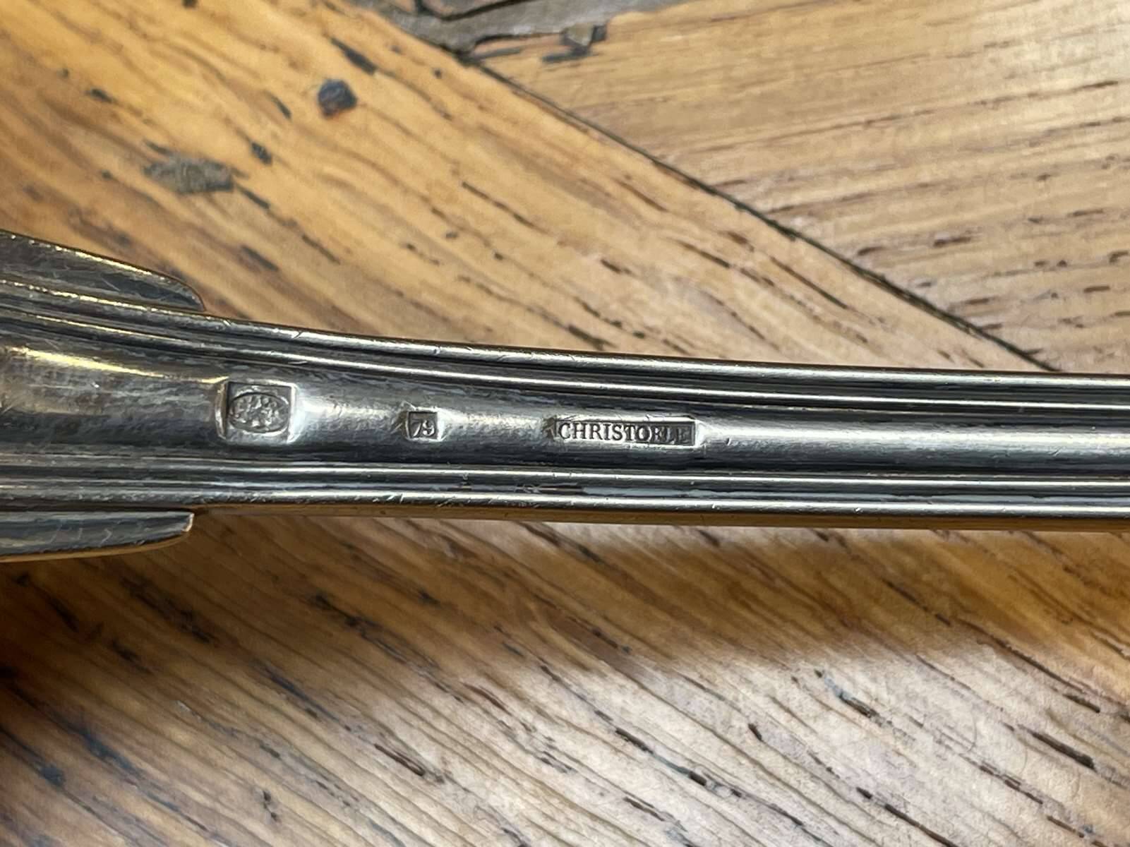 Christofle brand ladle in silver metal - Letter B on the back.