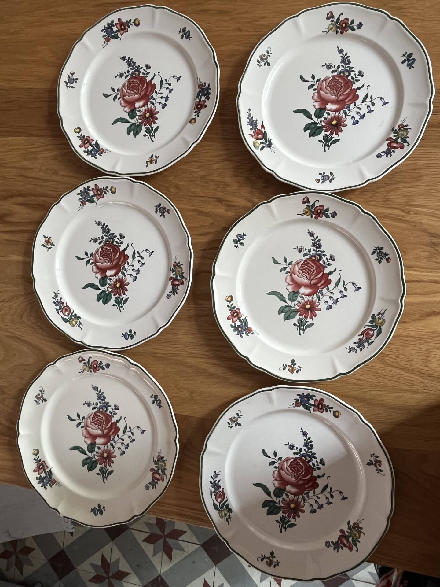 6 vintage Villeroy and Boch "alt strasburg" flat plates