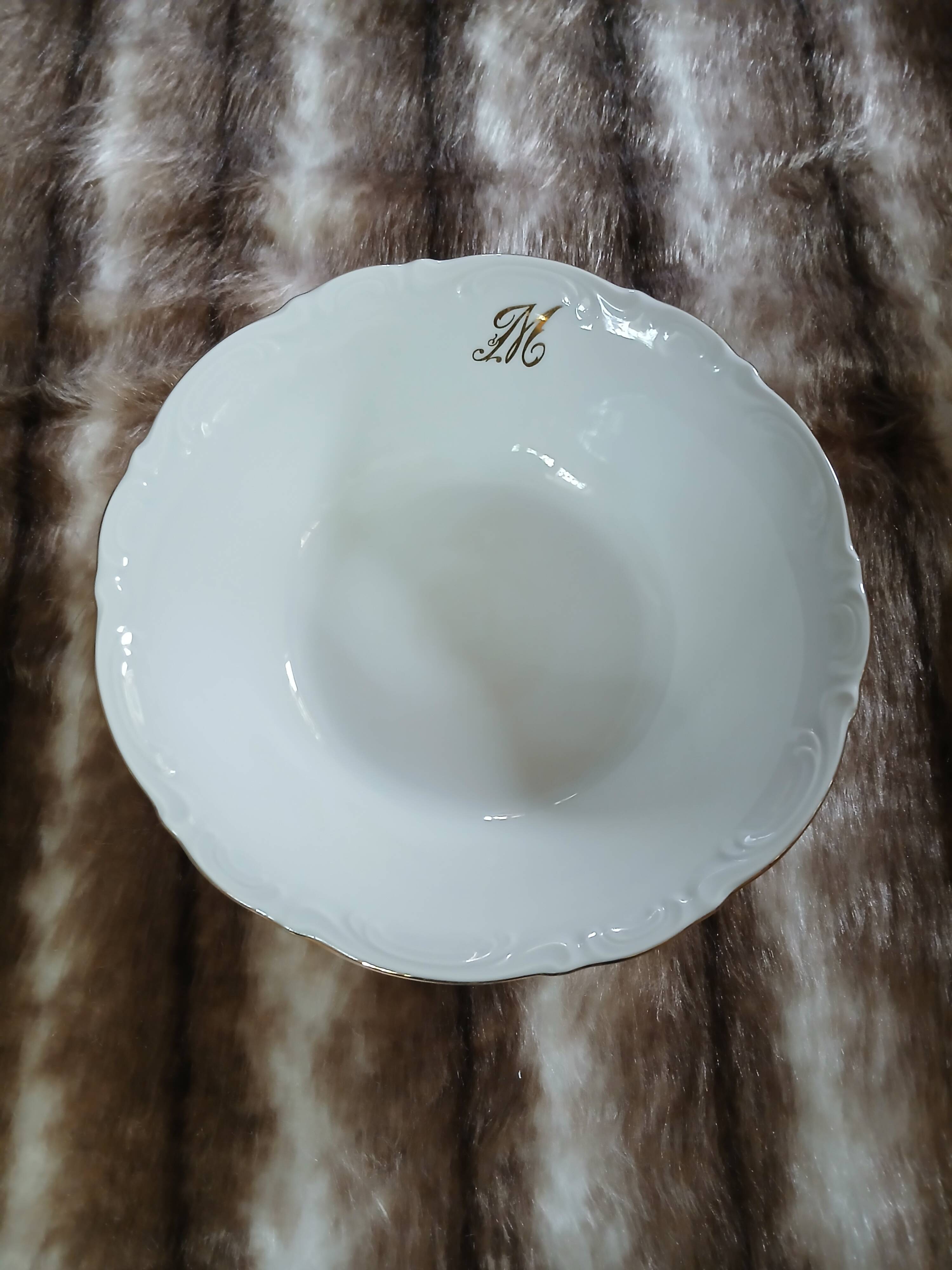Ensemble 6 plats en porcelaine blanche