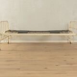 1920s bed