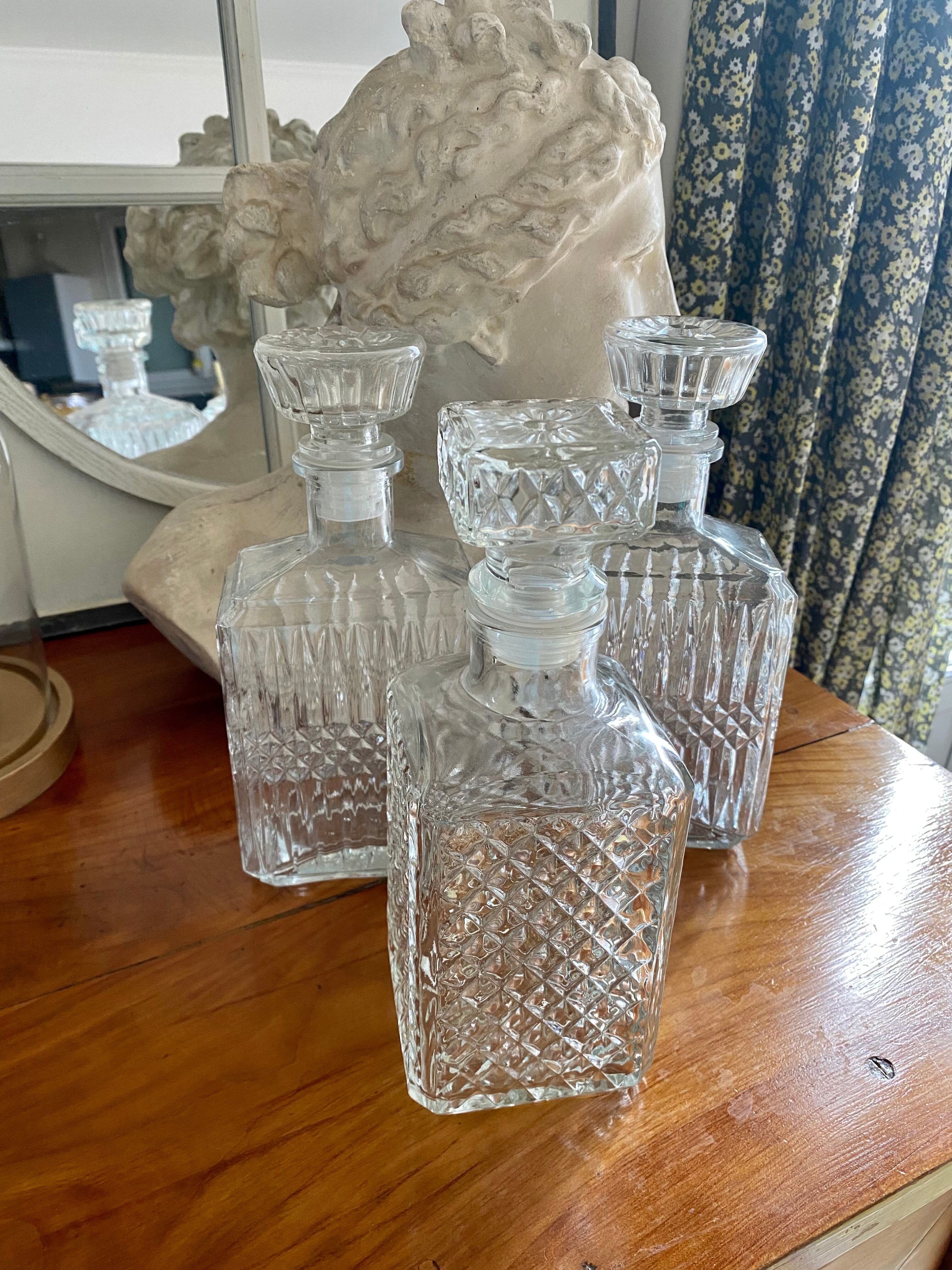 Set of 3 glass whiskey decanters