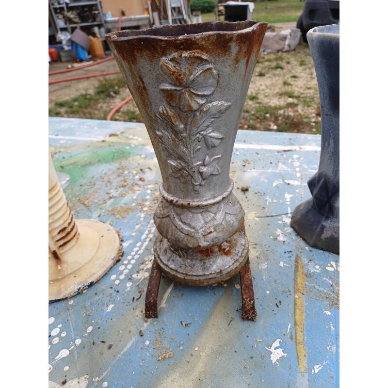 Set of 6 cast iron vases from 1900 from Charleville-Mézières