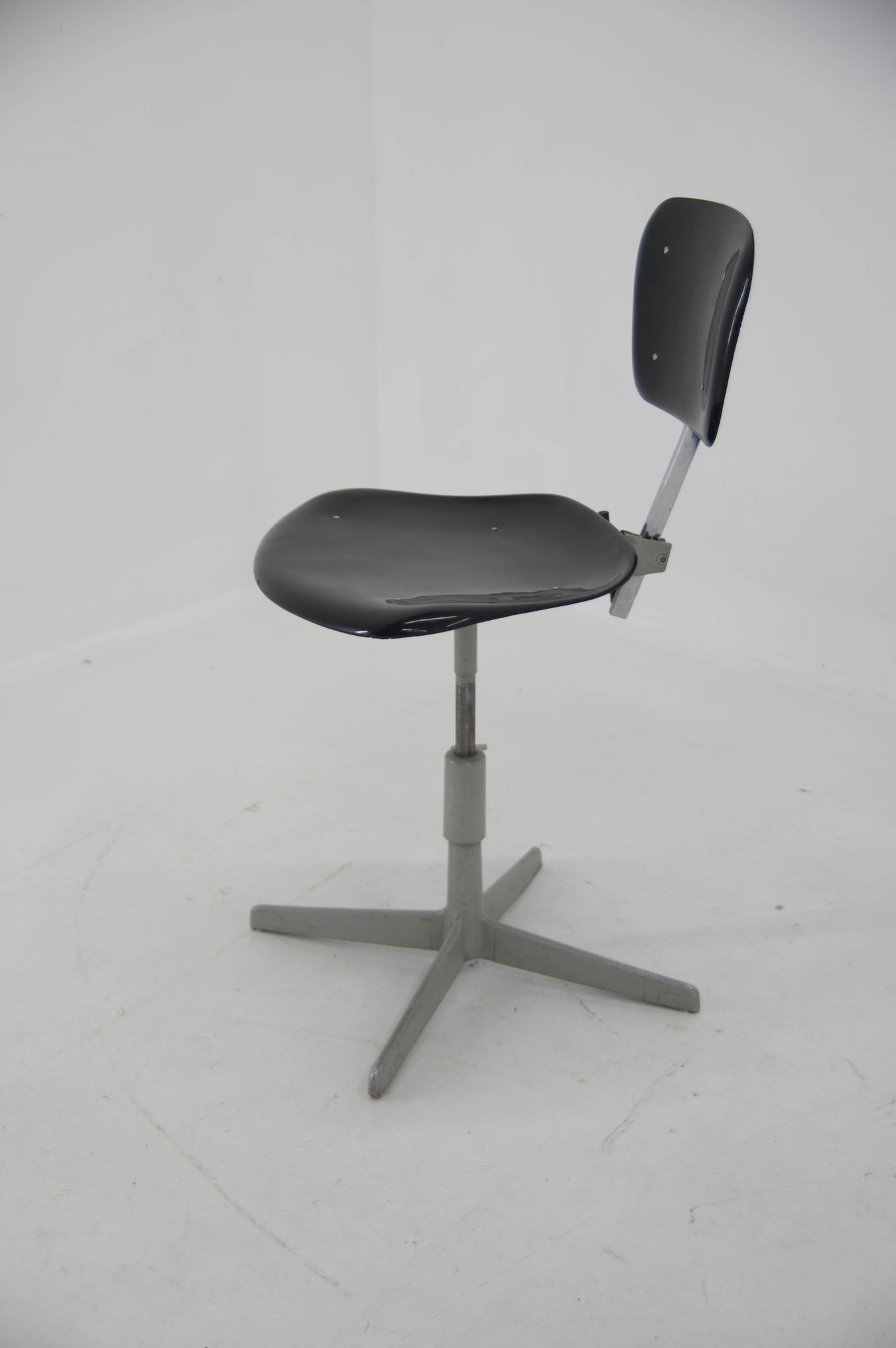 Chaise réglable industrielle, Tchécoslovaquie, années 1960