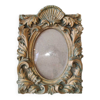 Old Baroque/Rocaille Style Photo Frame. In old gold patinated polystone, green pigments. Shabby chic Rococo style. 20 x 14 cm