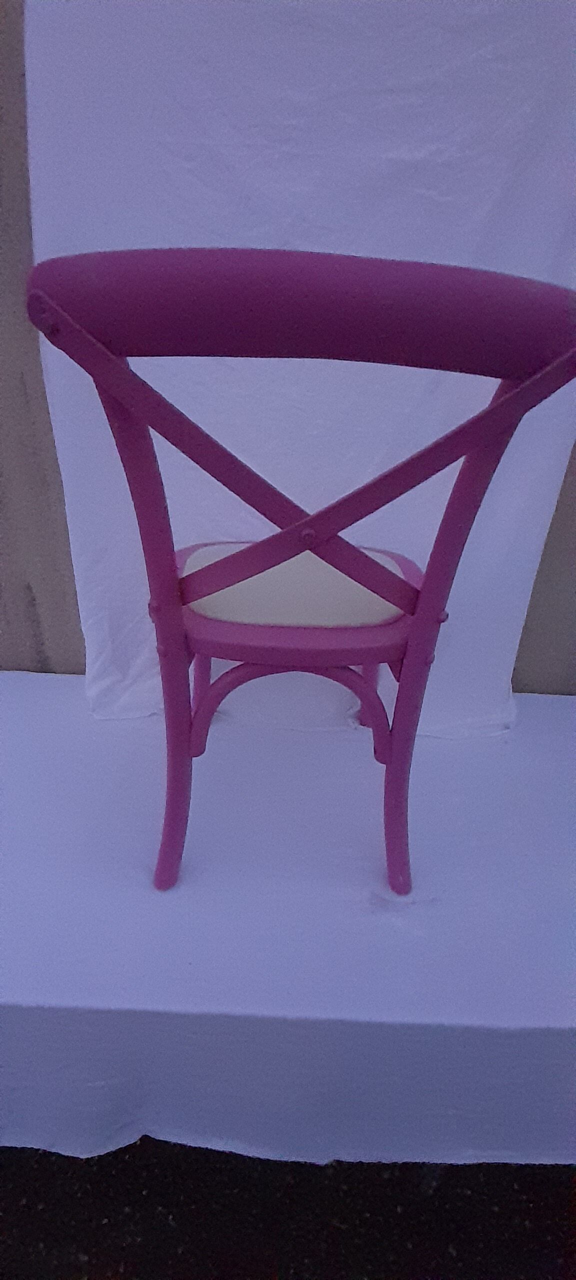 Chaise enfant rose en bois  H 64 cm