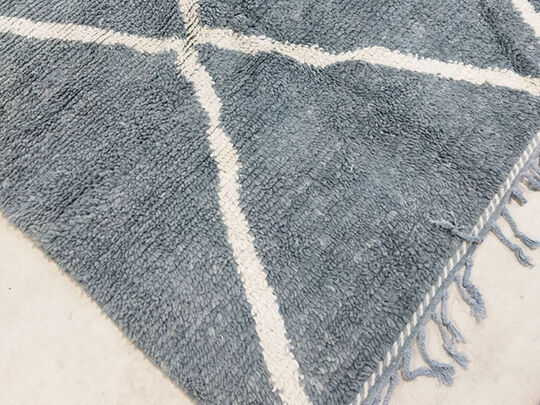 Moroccan berbere carpet 305x204cm