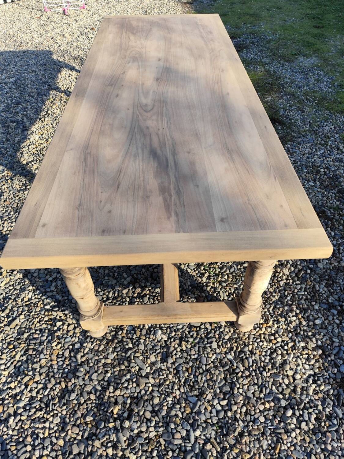 Farm table
