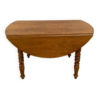 Table ronde à rabats en châtaignier