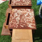 2 tables de chevets en bois massif