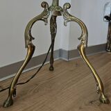 Pied de lampadaire tripode