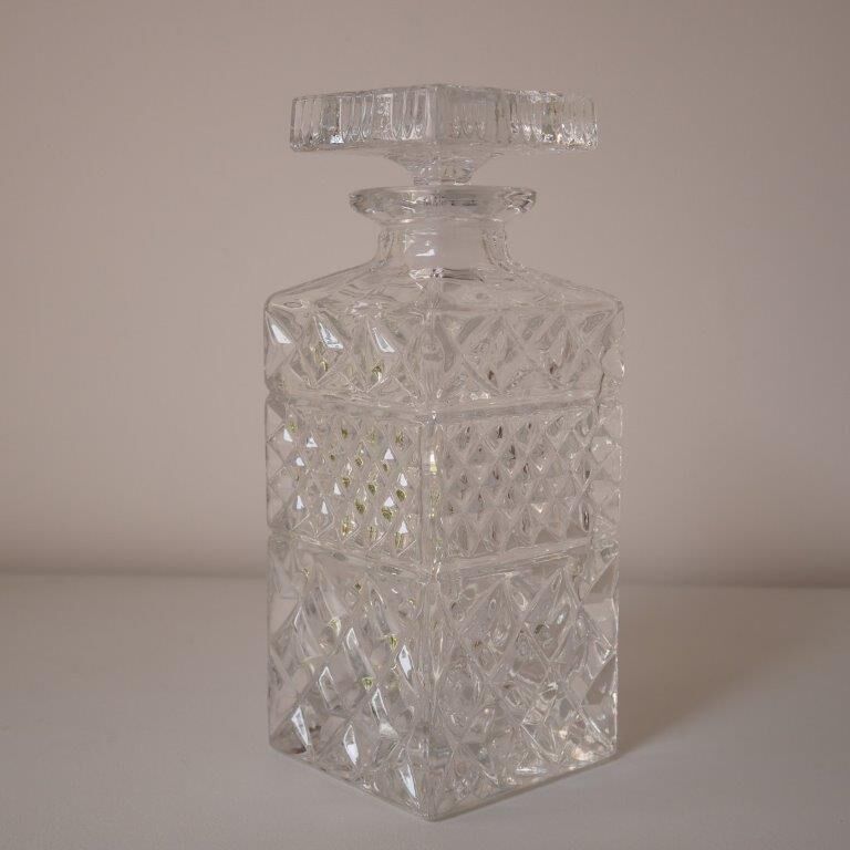 Glass whisky decanter