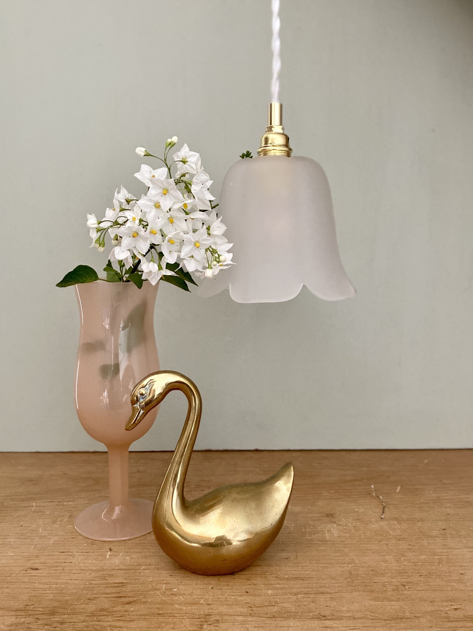 Vintage tulip pendant in frosted glass in the shape of a flower