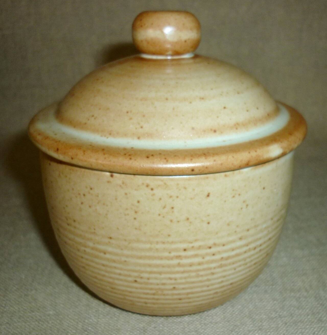 Covered sugar bowl in stoneware CNP Village France