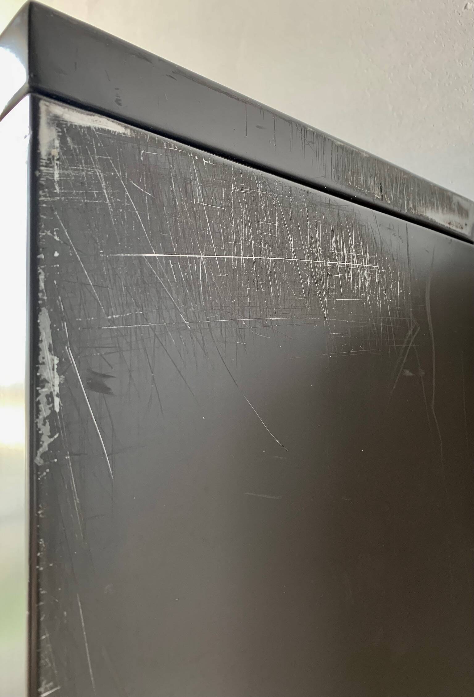 Industrial storage cabinet