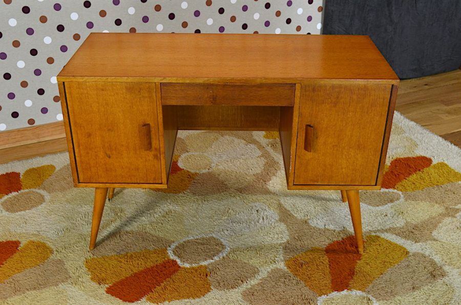 Bureau design vintage en hêtre année 1960.