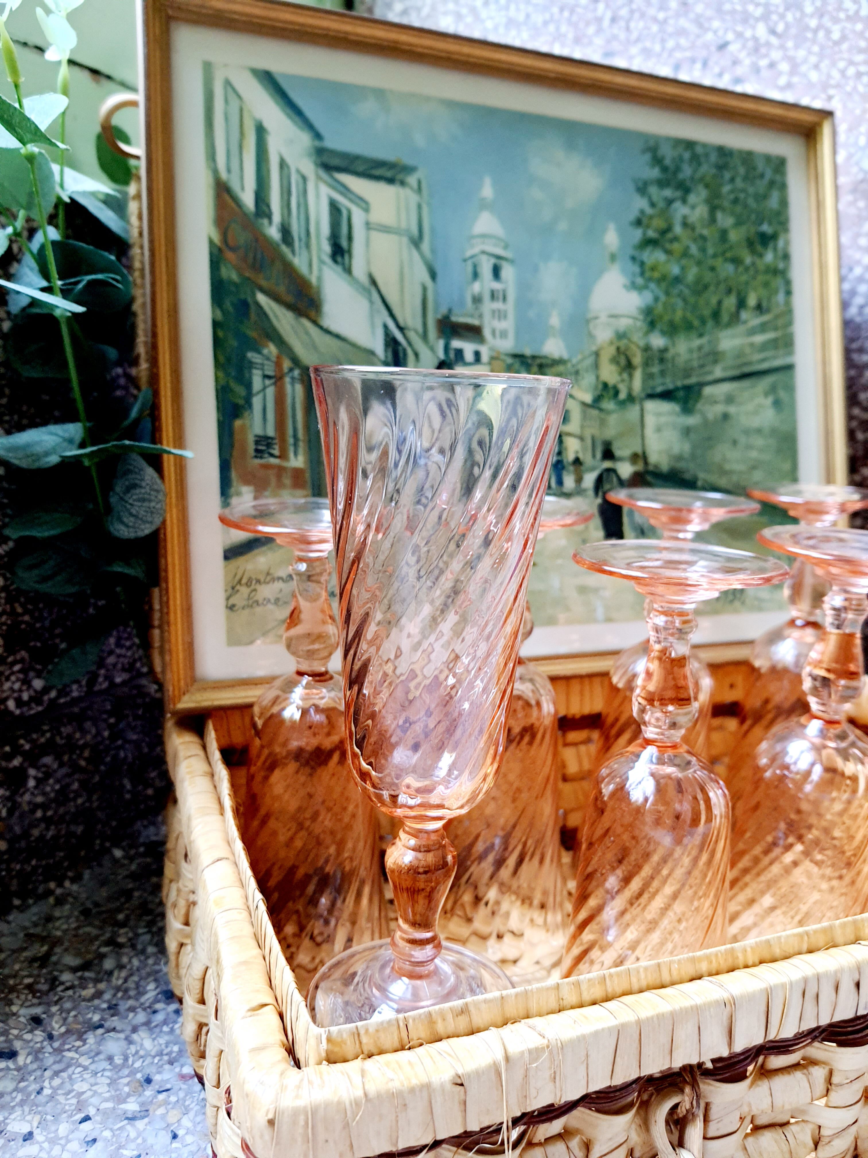 Lot of 8 Champagne flutes Luminarc Arcoroc Rosaline
