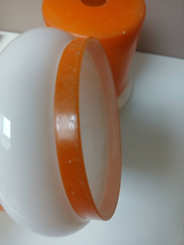 2 Abats-jours en opaline orange et blanche année 70