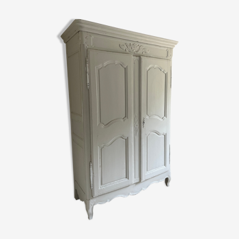 Armoire normande rénovée