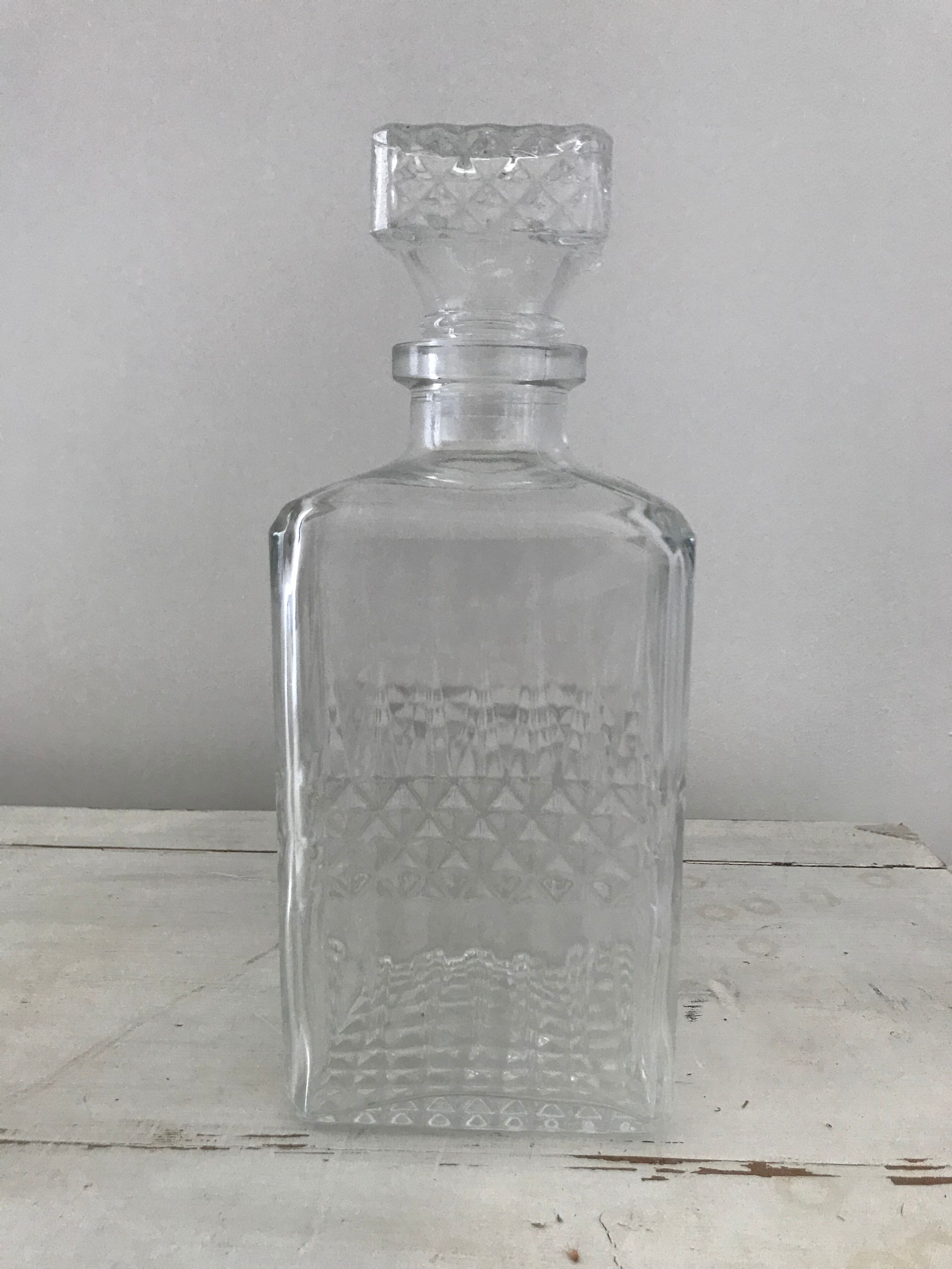 Cafare to whisky in glass effect size diamond