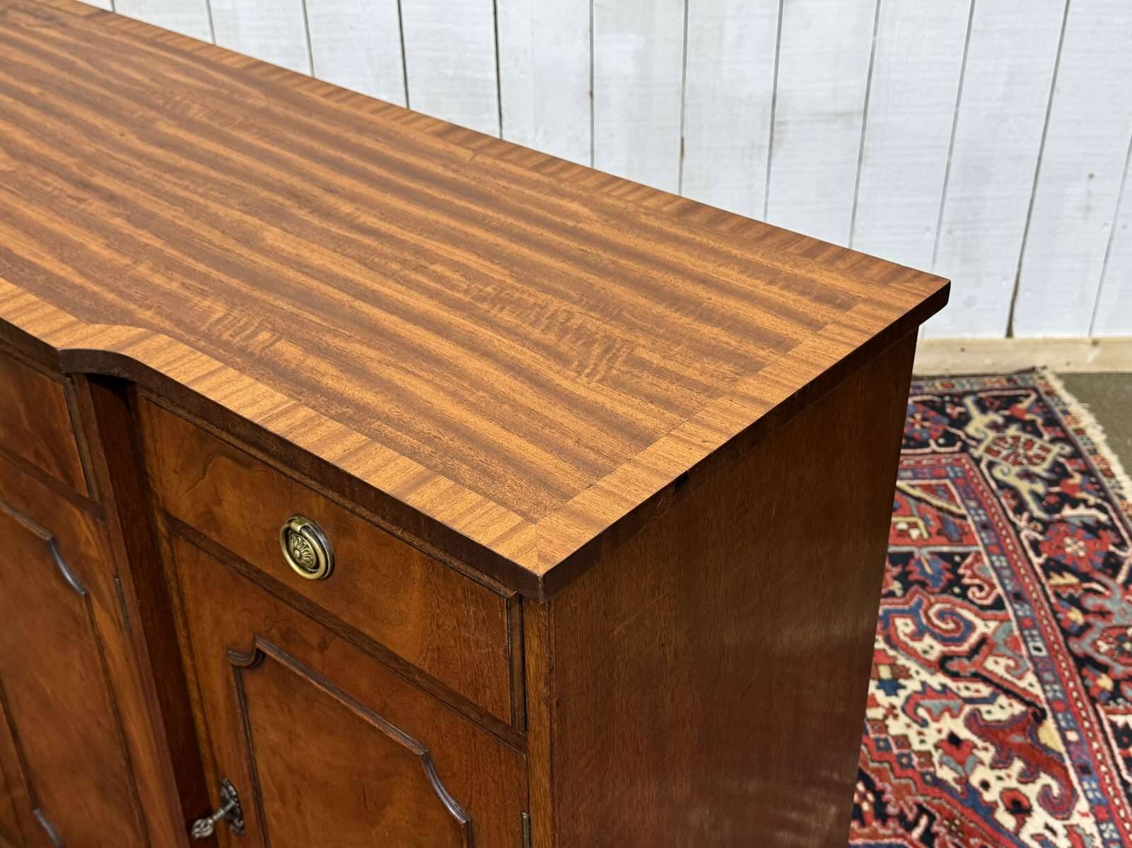 Enfilade with 4 English doors from the 1950s in mahogany.