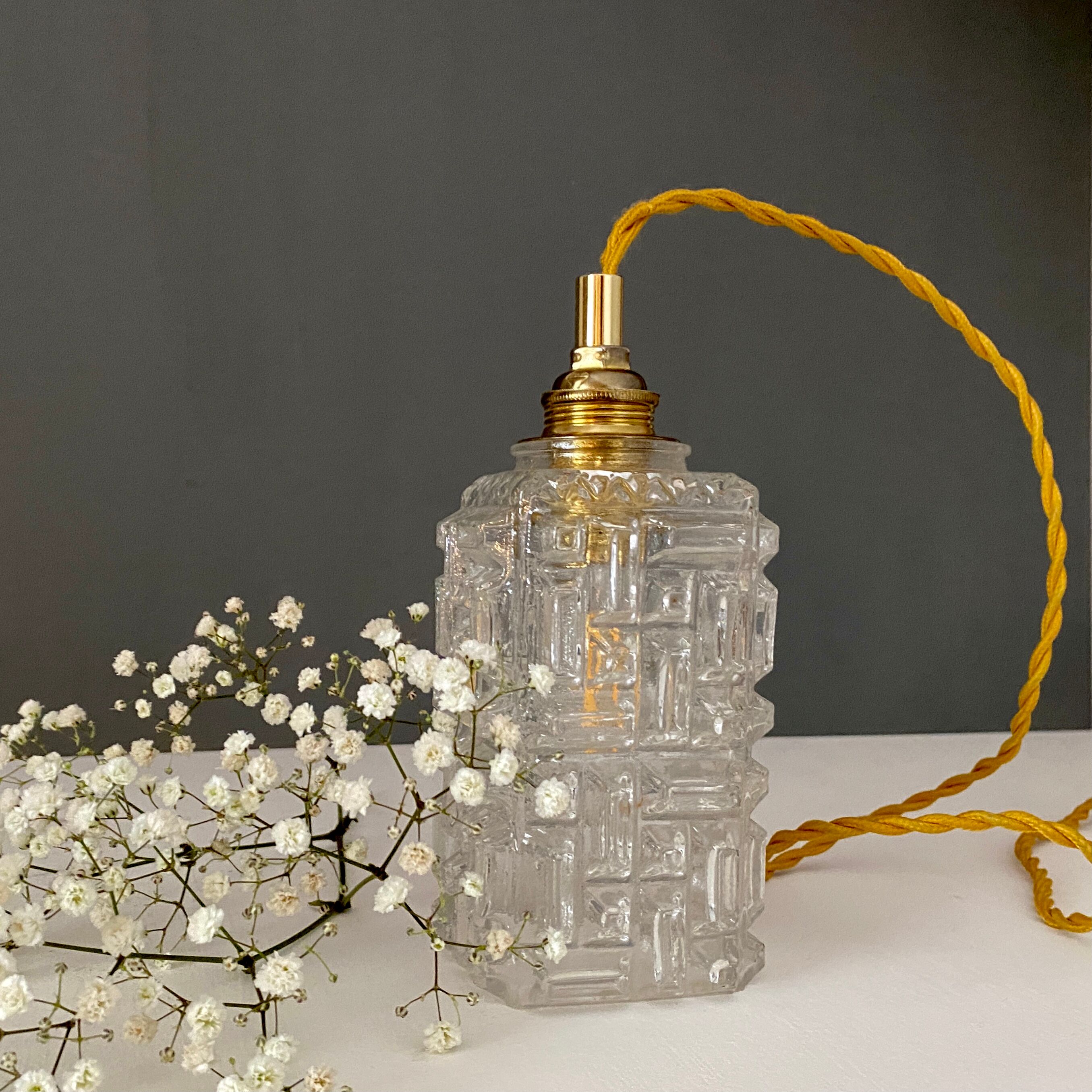 Vintage rectangular glass globe suspension