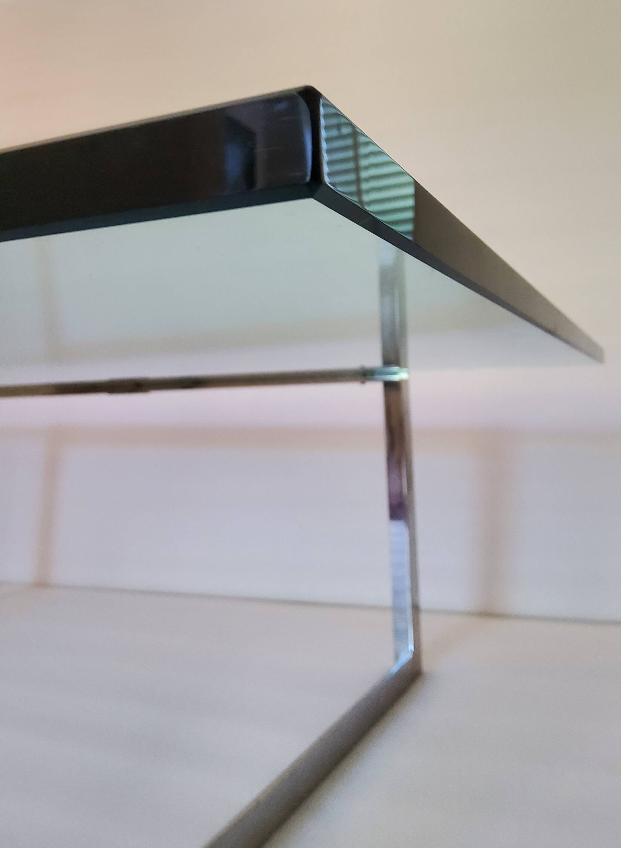 Table basse SM en acier miroir et verre KnollStudio – Design Shelton & Mind