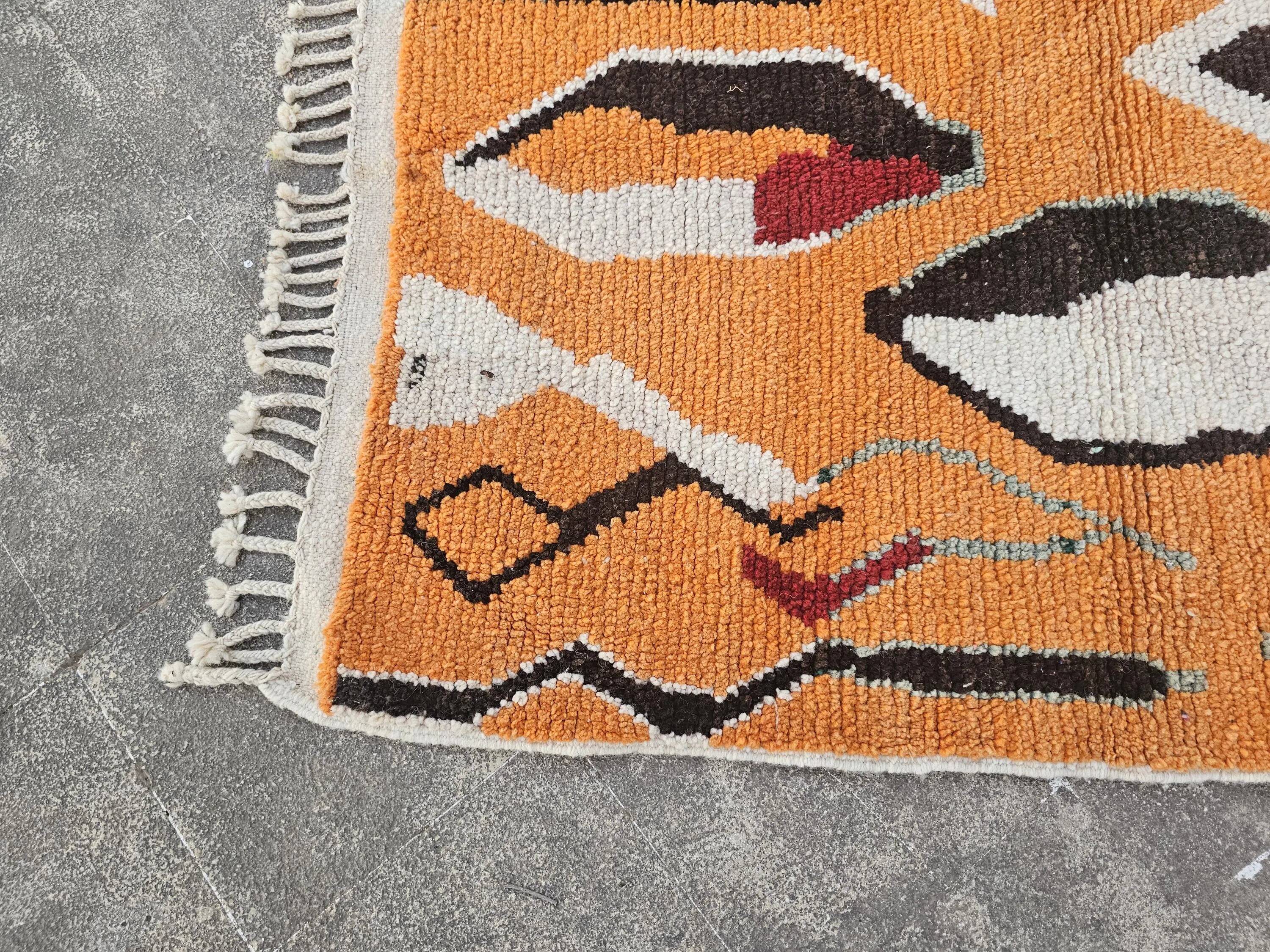 Moroccan rug 100% wool, handmade, 250x150 cm, superior quality.