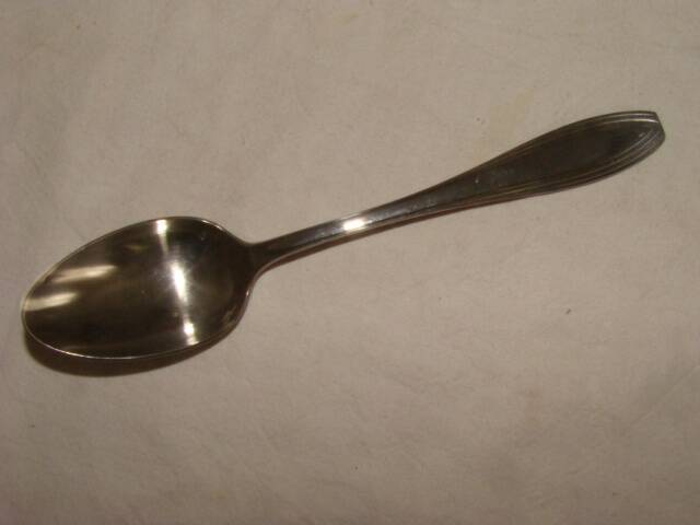 Couverts d'enfant en métal argenté avec écrin