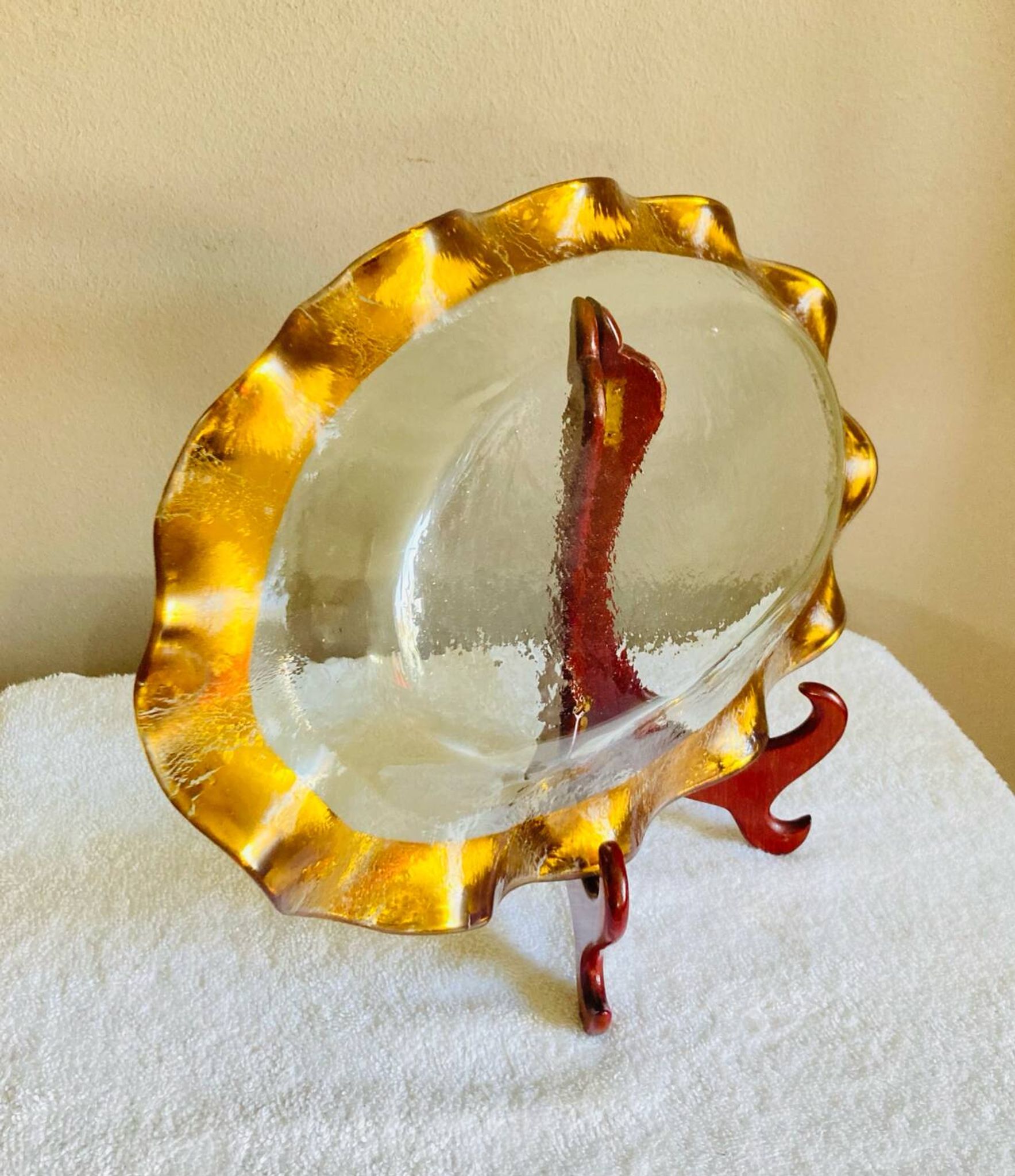 Oval dish signed Annie Glass 38/35 made in the USA wavy edge gilded with fine gold