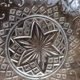 Cup, empty pockets in voluted molded glass decoration stars