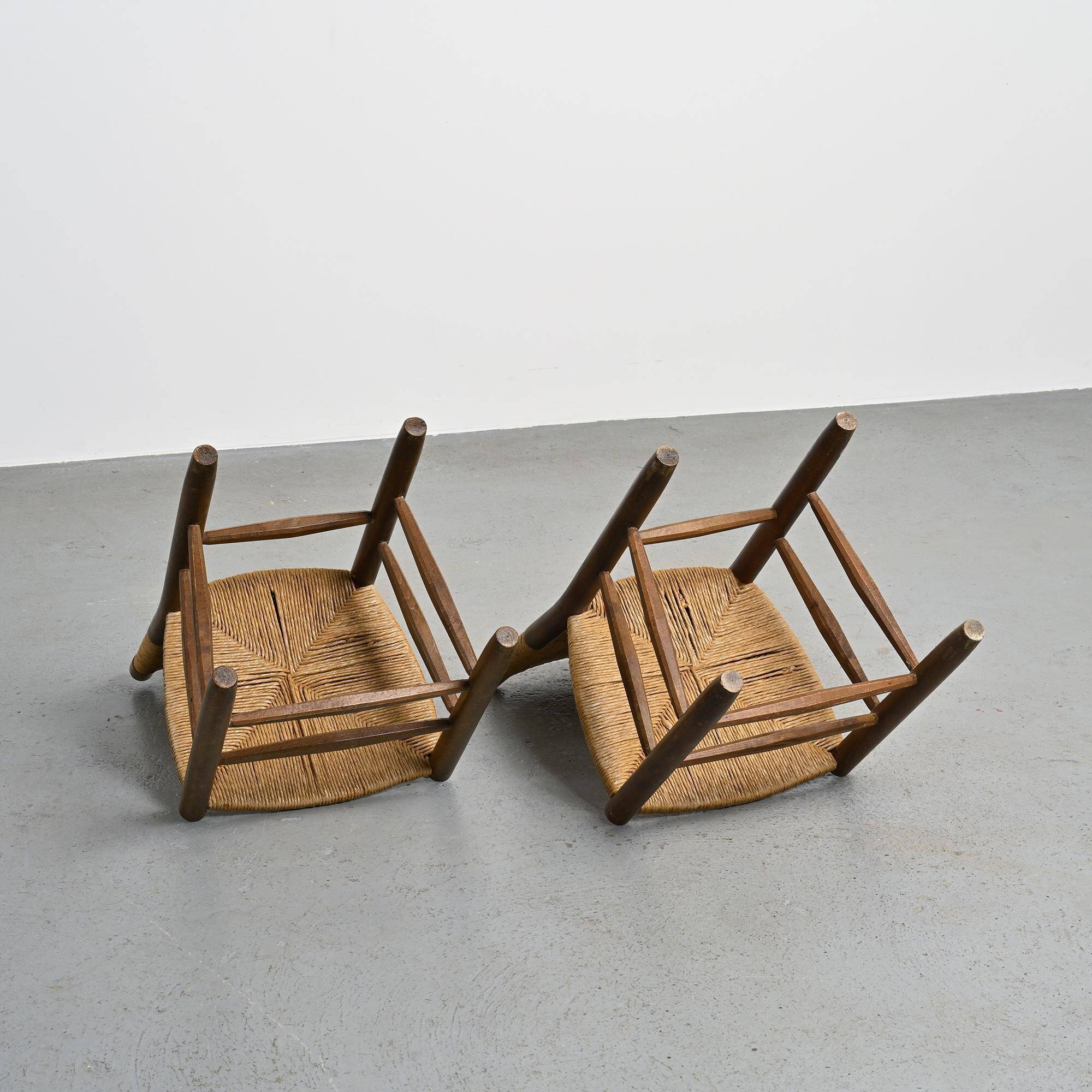 Paire de chaises modèle Bauche par Charlotte Perriand, circa 1950