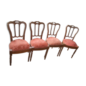 4 chaises anciennes en bois (vieux