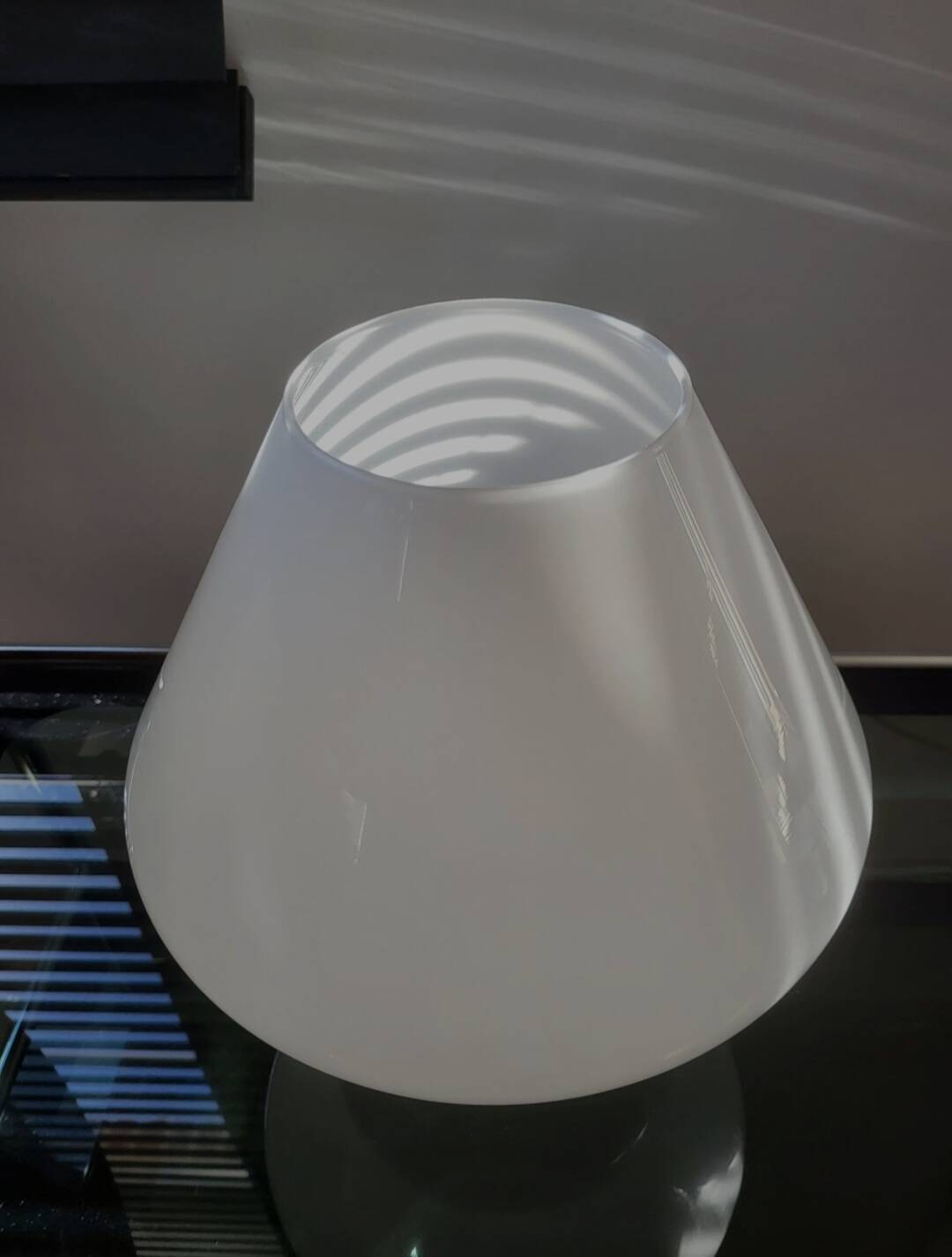 Vintage mushroom table lamp, Hustadt Leuchten, in opaline glass model L 1970.