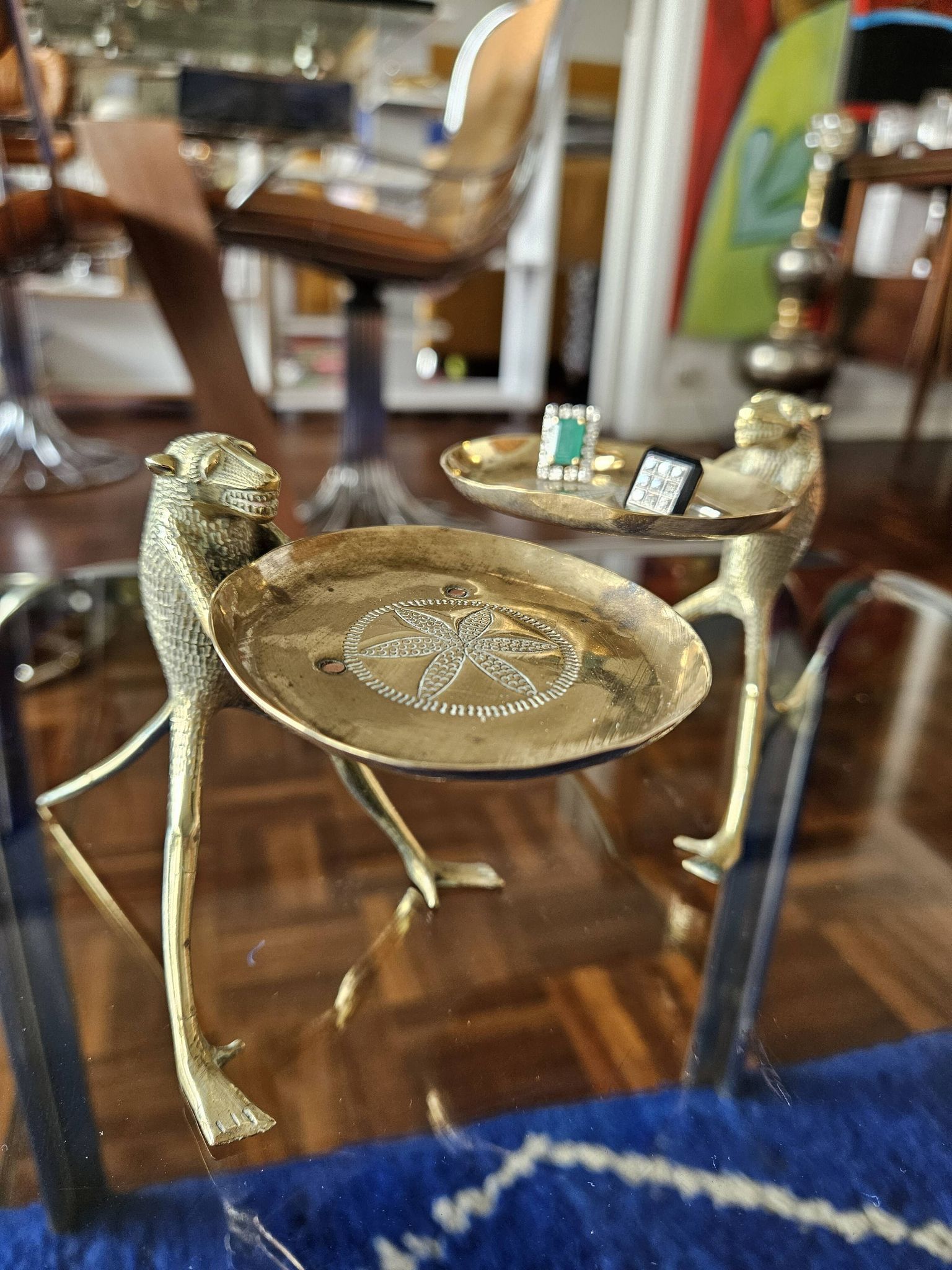 Small sculpture in gilded brass, African craftsmanship.