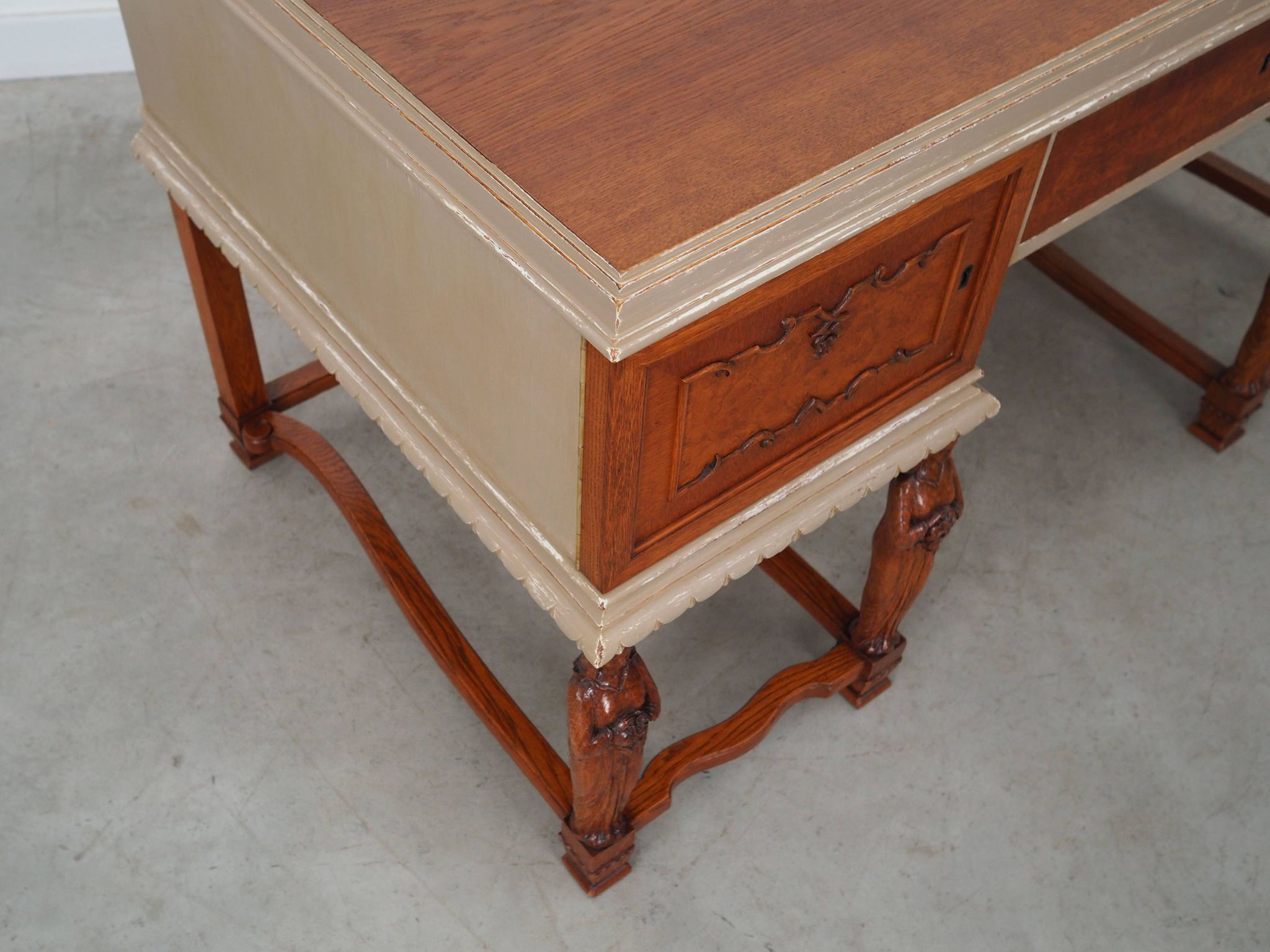 Bureau en chêne, design danois, années 1950, production : Danemark