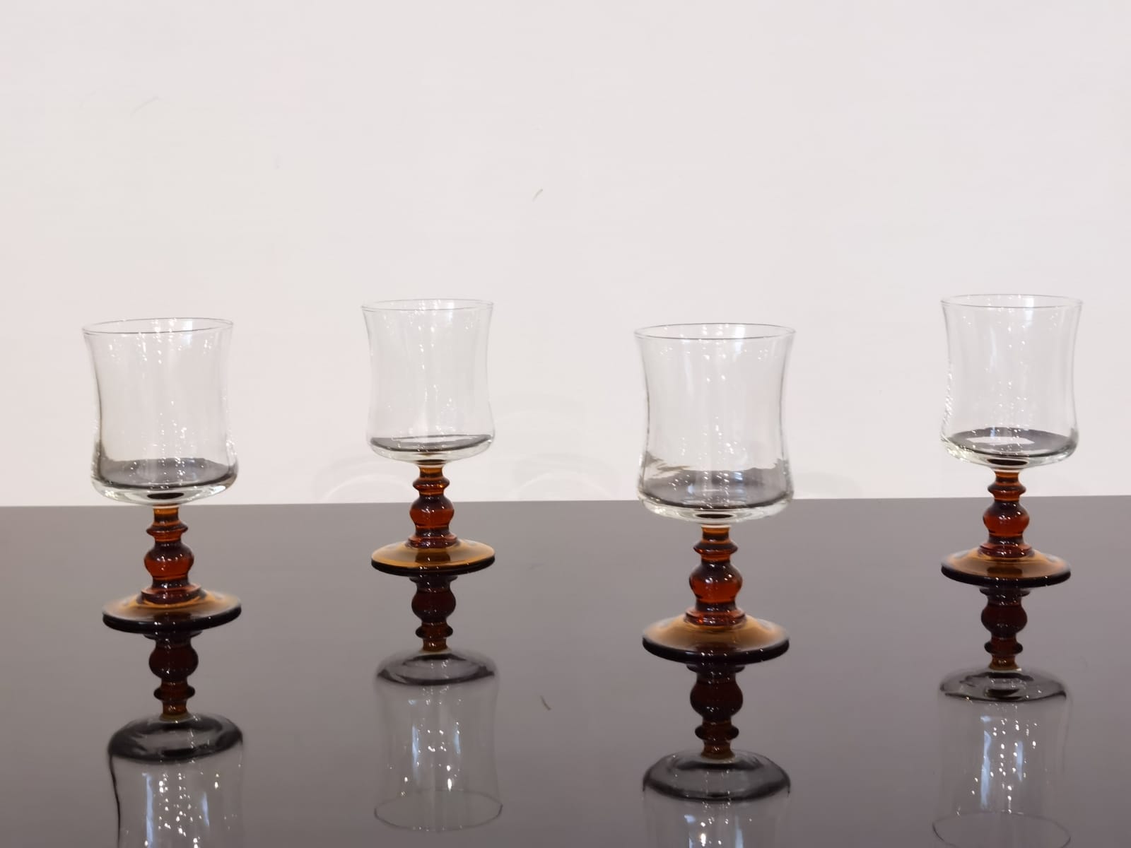 4 verres à vin Luminarc pieds ambrés