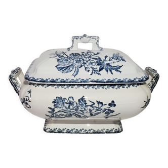 Soup-tureen of the earthenware factory of Pexonne