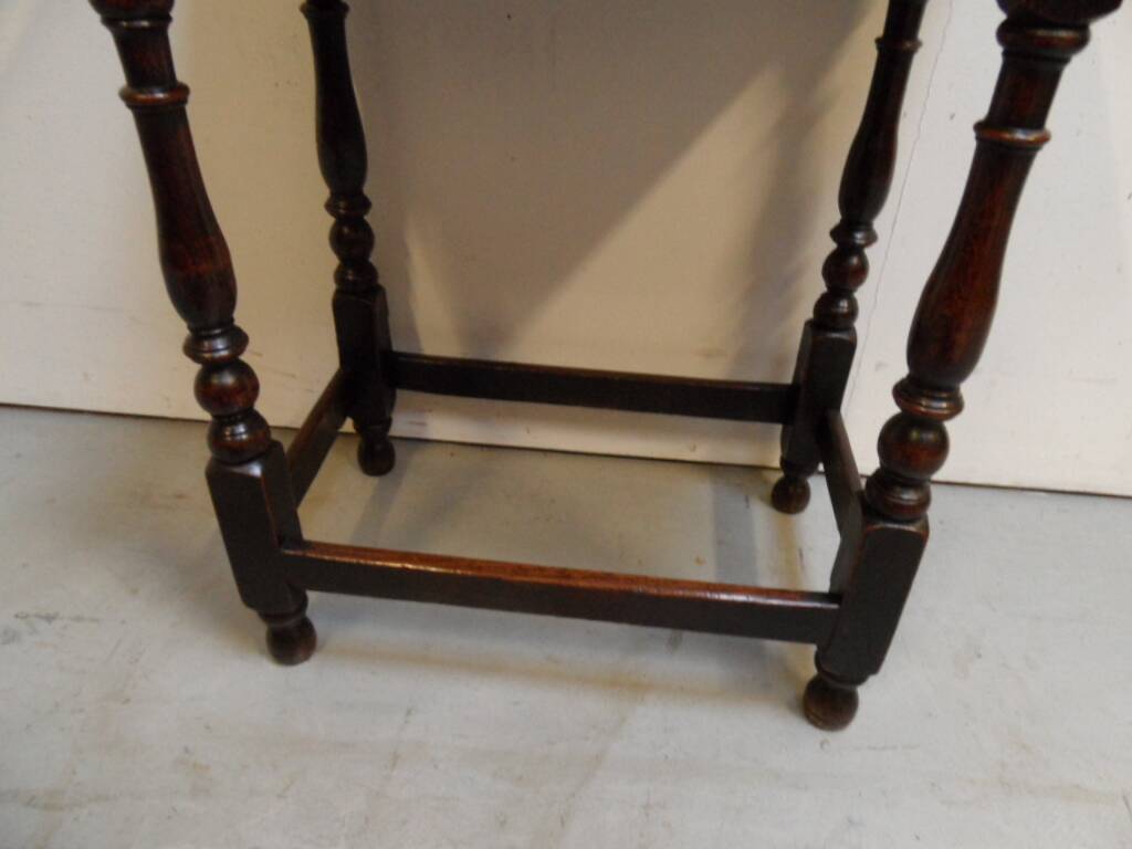 Antique oak sidetable