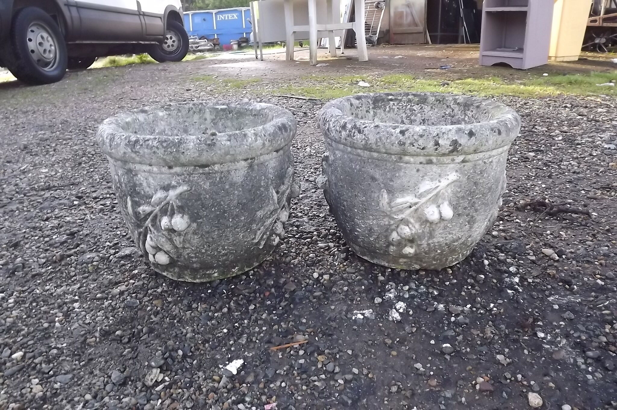 Pair of cache pot in Dordogne 19 th stone