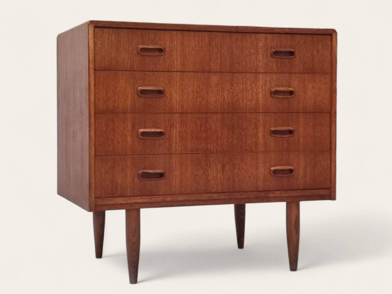 Commode à tiroirs du milieu du siècle