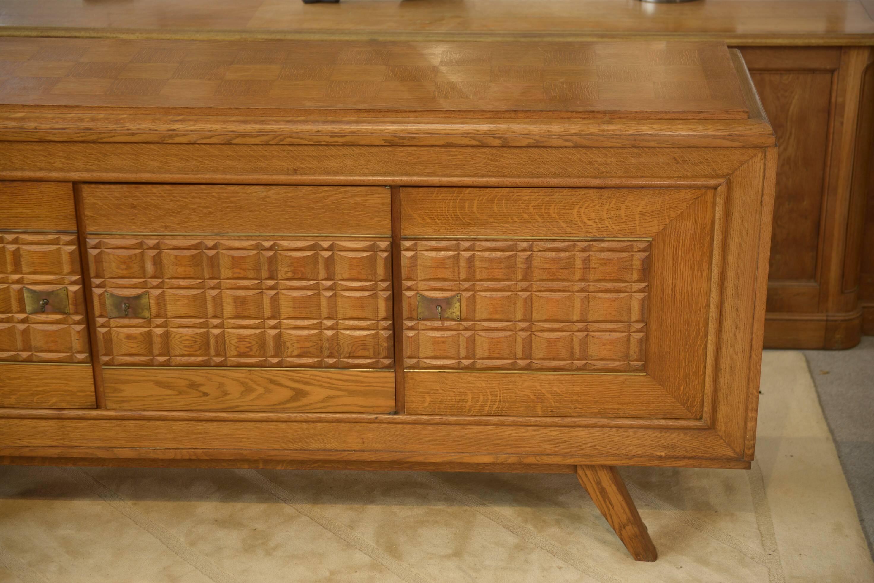 Buffet brutaliste en chêne 1960