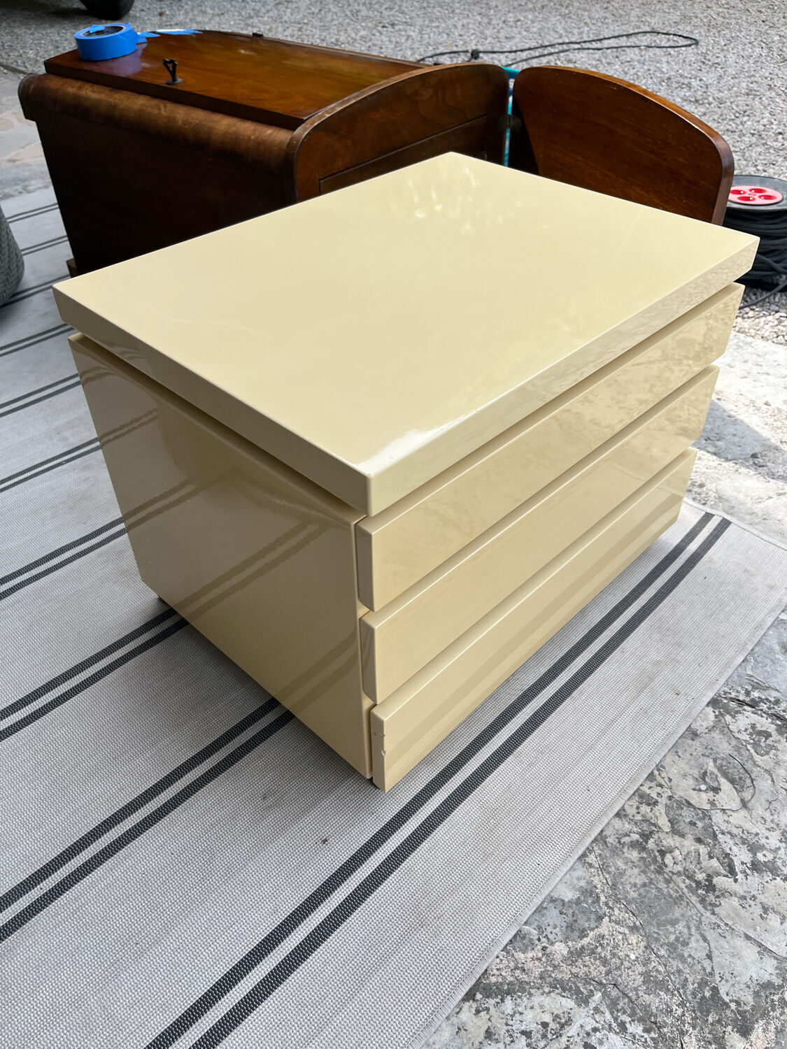 Vintage Bedside Table Jean-Claude Mahey - Beige Lacquer & Brass (Year)