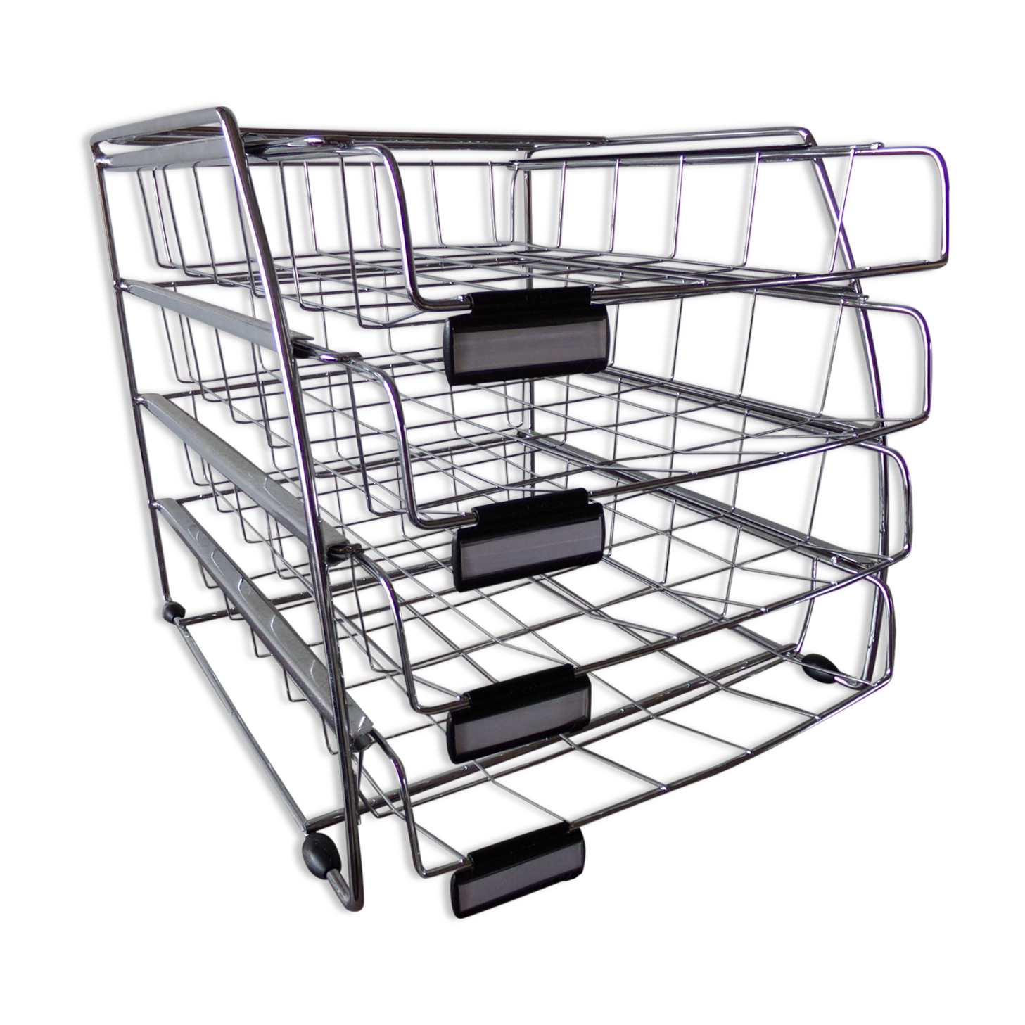 Bench of 4 metal mail baskets