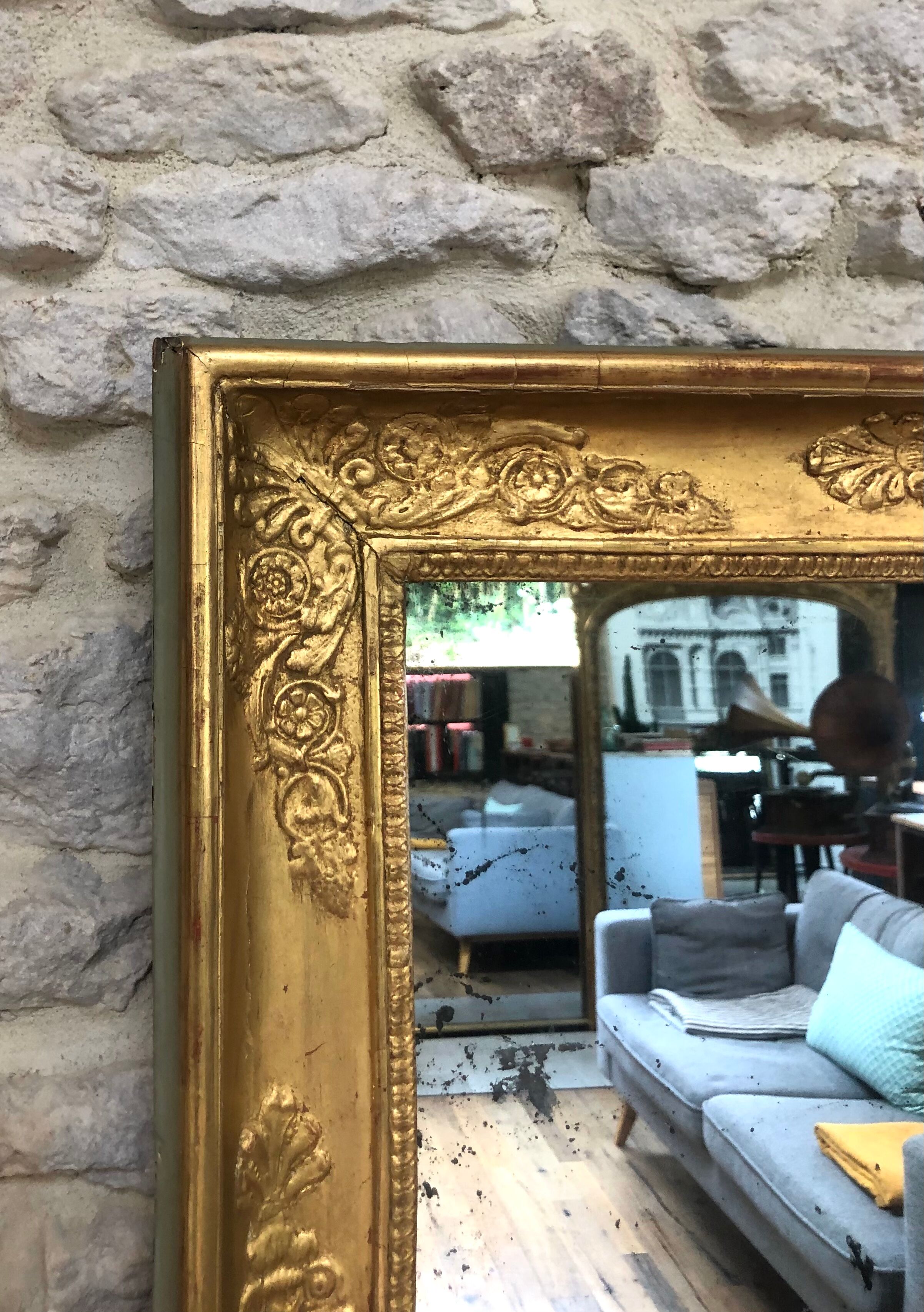 Mirror period restoration gilded with gold leaf, 93,5x80cm